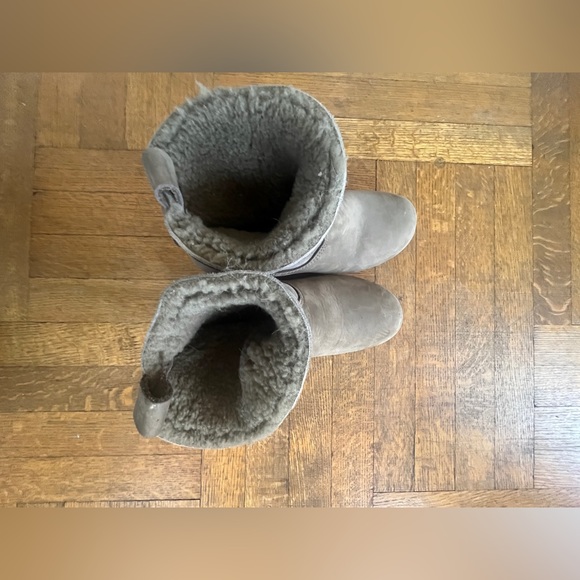 No.6 5" Pull On Shearling Clog Boot on Mid Heel in Grey Suede - Picture 4 of 14